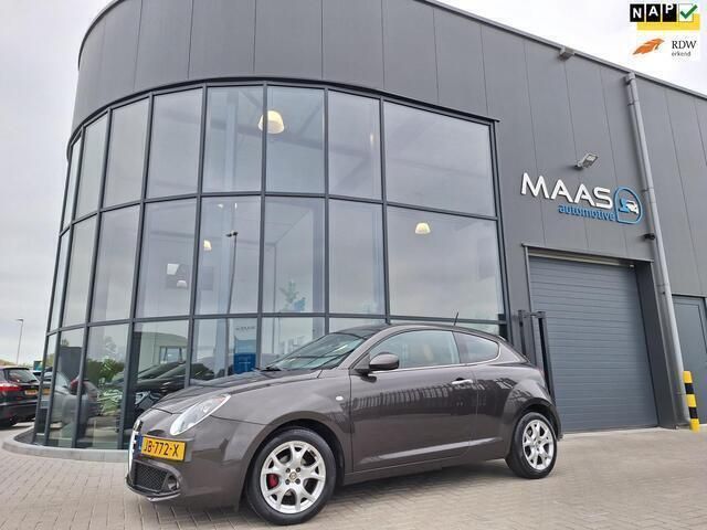 Grijs Gebruikt 2016 Alfa Romeo MiTo Exclusive Hatchback | € 6.999 (Eerlijke prijs) - Afbeelding 1/4