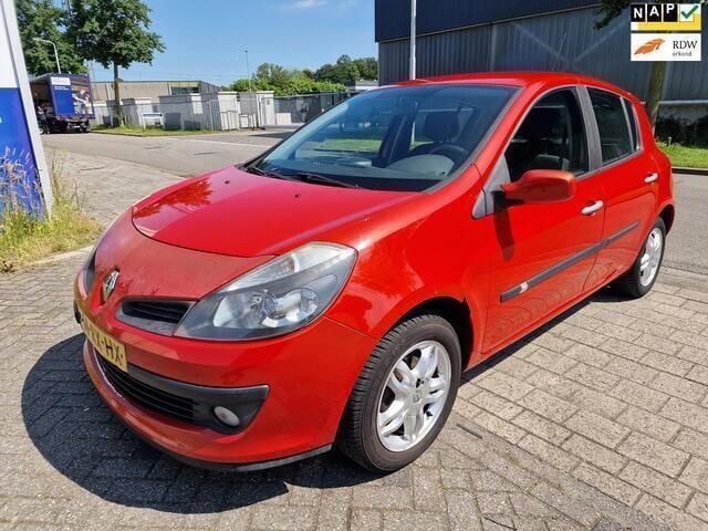Rood Gebruikt 2005 Renault Clio II Hatchback | € 999 (Goede deal) - Afbeelding 1/4