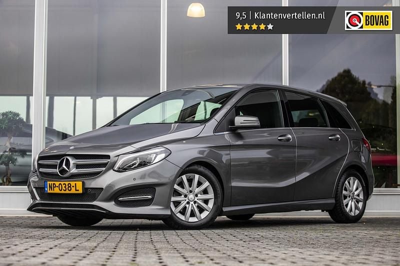 Grijs Gebruikt 2017 Mercedes B180 Edition MPV | € 17.345 (Eerlijke prijs) - Afbeelding 1/4