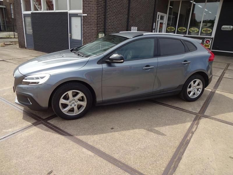 Occasion Volvo V40 CC Summum 2024 Grijs Stationwagen