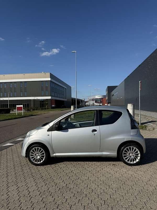 Grijs Gebruikt 2006 Citroën C1 Hatchback | € 1.350 (Goede deal) - Afbeelding 1/4