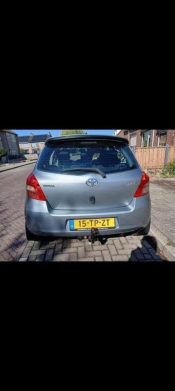Grijs Occasion 2007 Toyota Yaris Luna MPV | € 2.500 (Eerlijke prijs) - Afbeelding 1/4