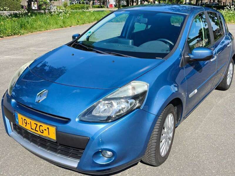 Blauw Gebruikt 2010 Renault Clio II Collection Hatchback | € 2.200 (Super prijs) - Afbeelding 1/4