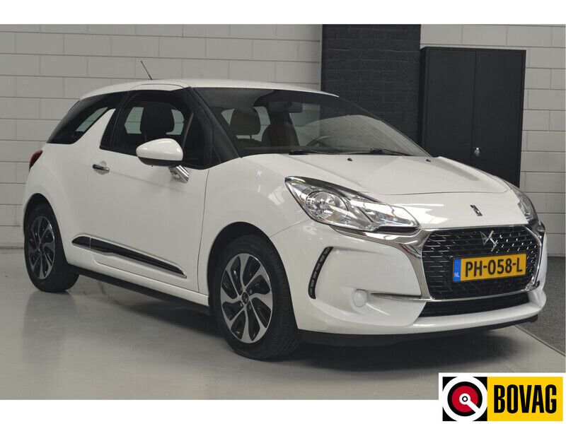 Wit, metallic lak Gebruikt 2017 DS Automobiles DS3 Chic Hatchback | € 7.750 (Iets duurder) - Afbeelding 1/4