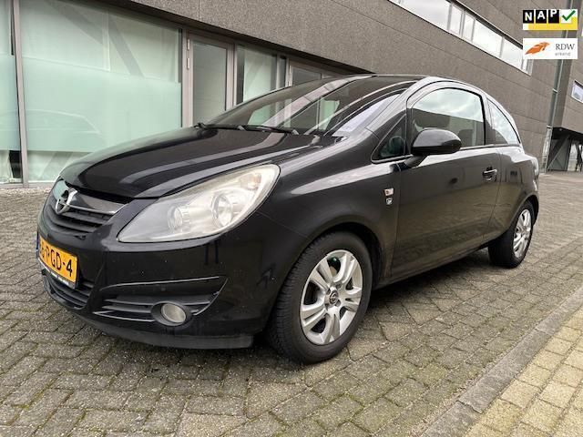 Zwart Gebruikt 2011 Opel Corsa Cosmo Hatchback | € 2.149 (Iets duurder) - Afbeelding 1/4