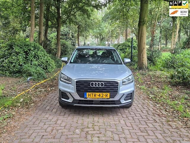 Grijs Occasion 2018 Audi Q2 Design SUV | € 18.845 (Eerlijke prijs) - Afbeelding 1/4