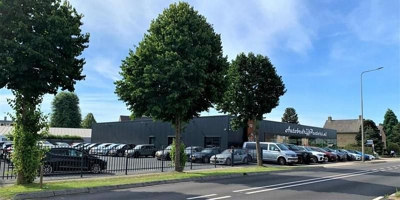 Occasion Mercedes C300e AMG line 2023 Zwart (metallic) Sedan