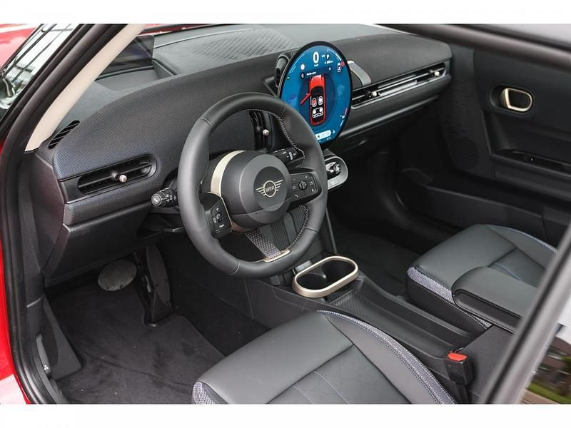 Occasion Mini Cooper Classic 156 PK (114 kW) 2024 Rood Hatchback