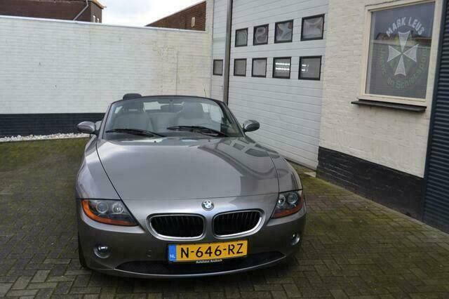 Grijs Gebruikt 2004 BMW Z4 Cabriolet | € 10.750 (Super prijs) - Afbeelding 1/4