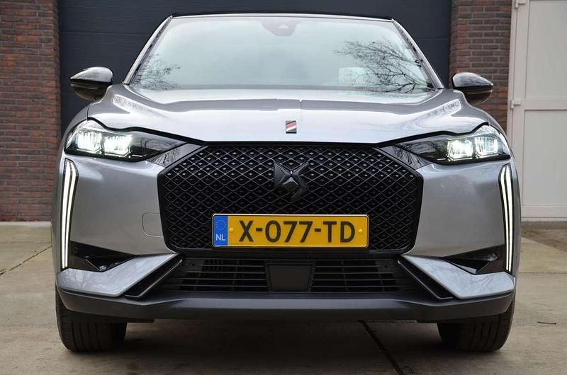 Occasion DS Automobiles DS3 Crossback Performance 131 PK (96 kW) 2024 Grijs SUV