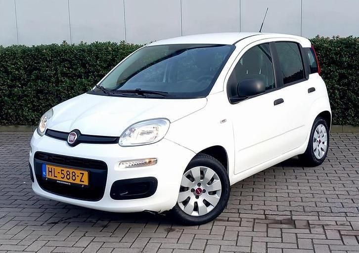 Wit Occasion 2015 Fiat Panda Hatchback | € 5.750 (Eerlijke prijs) - Afbeelding 1/4