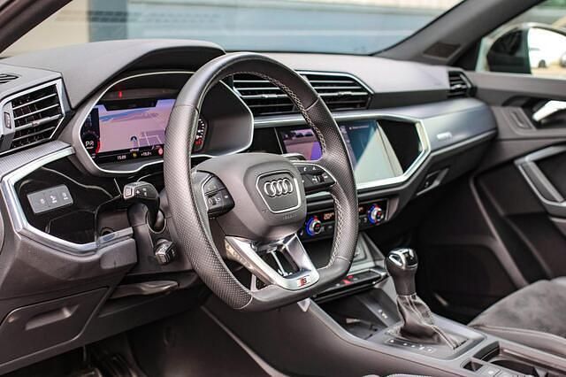 Zwart Gebruikt 2020 Audi Q3 Sportback S-Line SUV | € 39.950 (Goede deal) - Afbeelding 1/2
