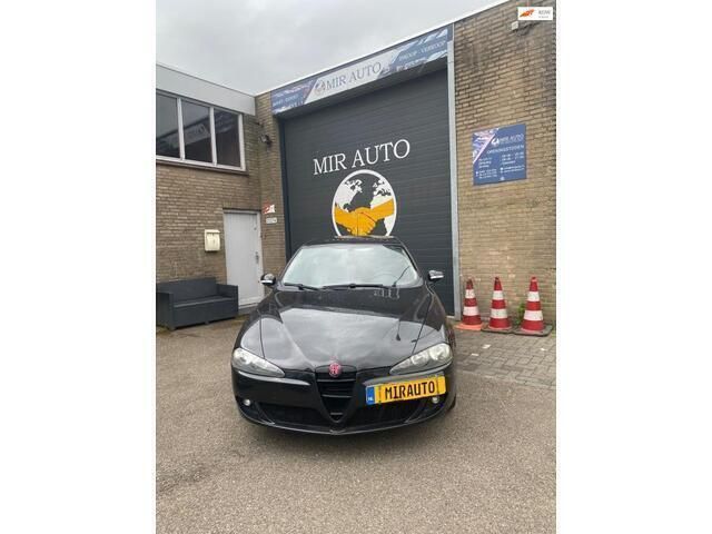 Zwart Gebruikt 2006 Alfa Romeo 147 Distinctive Hatchback | € 1.499 (Eerlijke prijs) - Afbeelding 1/4