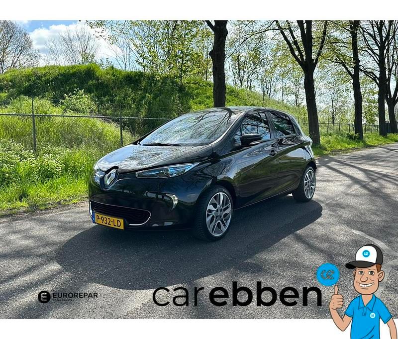 Zwart Occasion 2015 Renault Zoe Zen Hatchback | € 13.950 - Afbeelding 1/4
