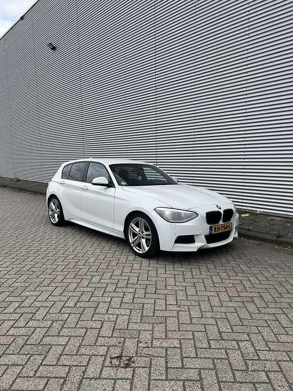 Wit Gebruikt 2013 BMW 125 Executive Hatchback | € 9.150 - Afbeelding 1/4