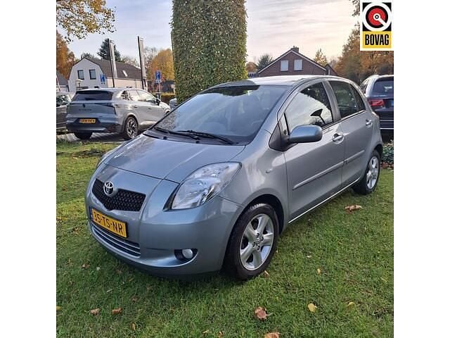 Grijs Occasion 2007 Toyota Yaris Luna Hatchback | € 5.300 (Eerlijke prijs) - Afbeelding 1/4