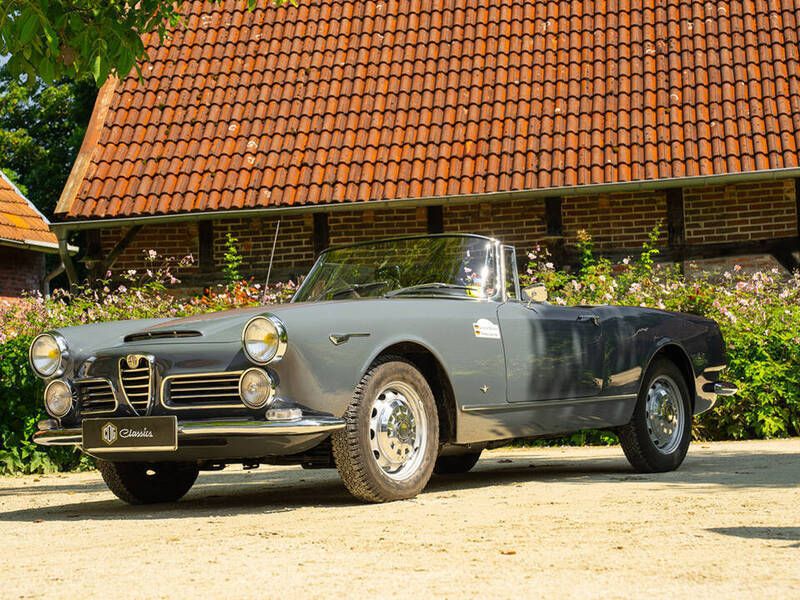 Grijs Gebruikt 1963 Alfa Romeo 2600 Cabriolet | € 159.900 - Afbeelding 1/4