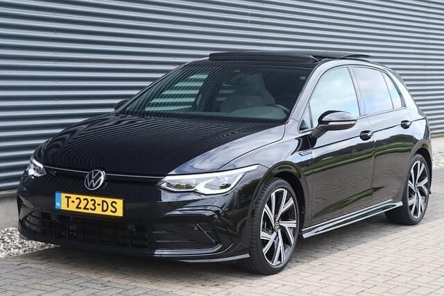 Occasion VW Golf VIII R-line 150 PK (110 kW) 2020 Zwart Hatchback