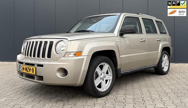 Beige Gebruikt 2011 Jeep Patriot Sport SUV | € 8.995 (Eerlijke prijs) - Afbeelding 1/4