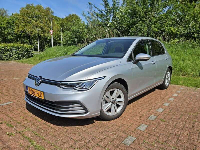 Grijs Gebruikt 2020 VW Golf VIII Style Stationwagen | € 18.900 (Goede deal) - Afbeelding 1/4