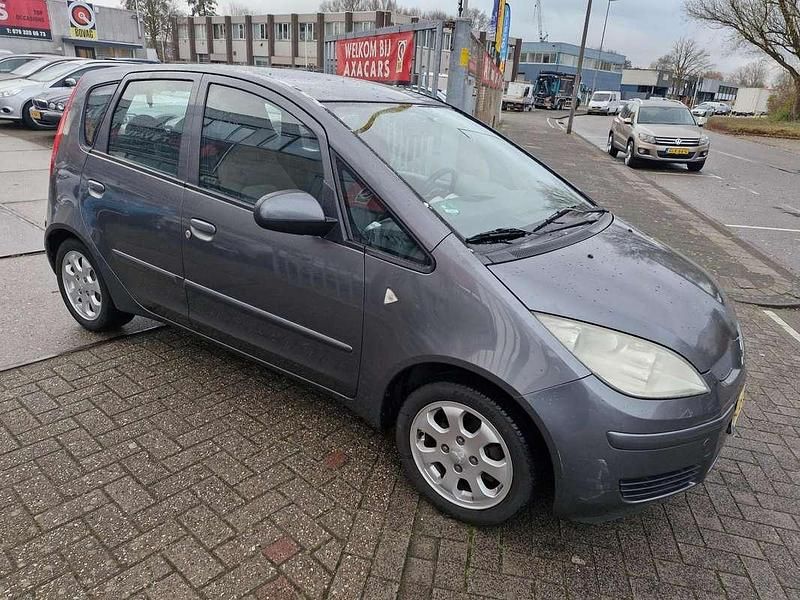 Occasion Mitsubishi Colt Invite 95 PK (69 kW) 2006 Grijs Hatchback