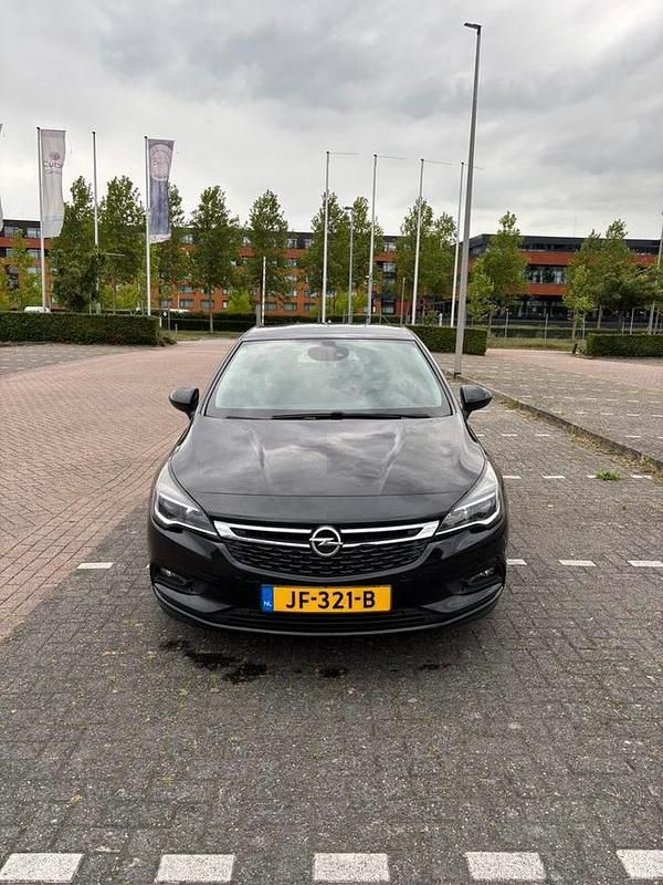Gebruikt 2016 Opel Astra | € 9.900 (Duur) - Afbeelding 1/4