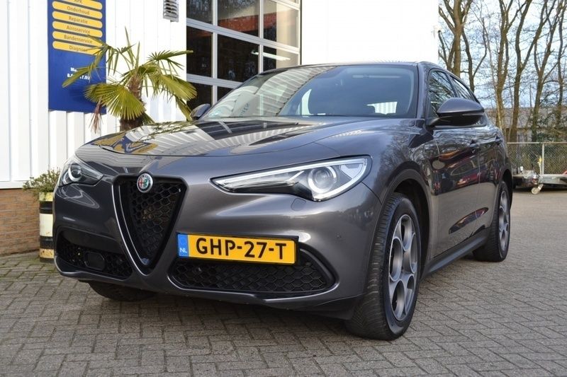 Grijs Gebruikt 2020 Alfa Romeo Stelvio Super SUV | € 32.950 (Iets duurder) - Afbeelding 1/4