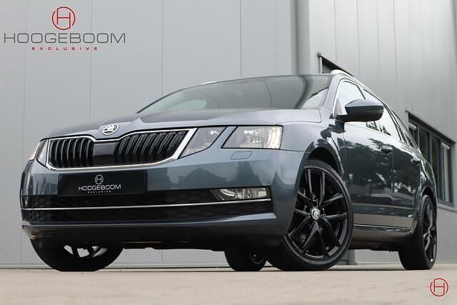 Grijs Gebruikt 2017 Skoda Octavia Style Stationwagen | € 15.900 - Afbeelding 1/4