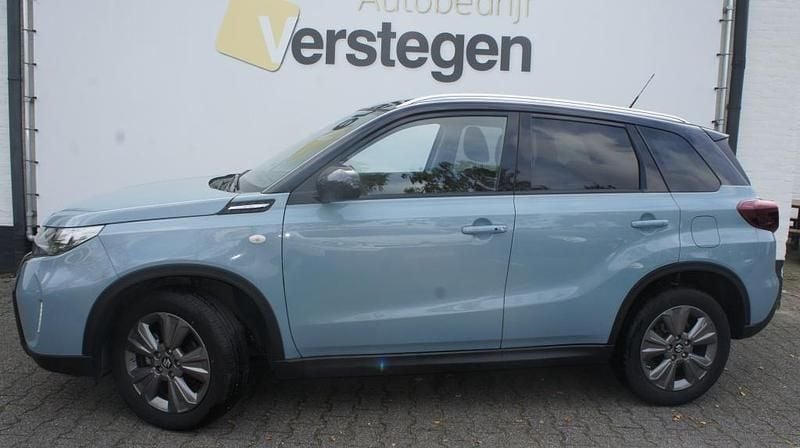 Blauw Gebruikt 2024 Suzuki Vitara SUV | € 26.450 (Eerlijke prijs) - Afbeelding 1/4