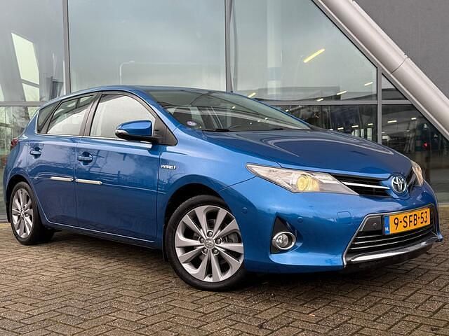 Occasion Toyota Auris Executive 99 PK (72 kW) 2013 Blauw Hatchback