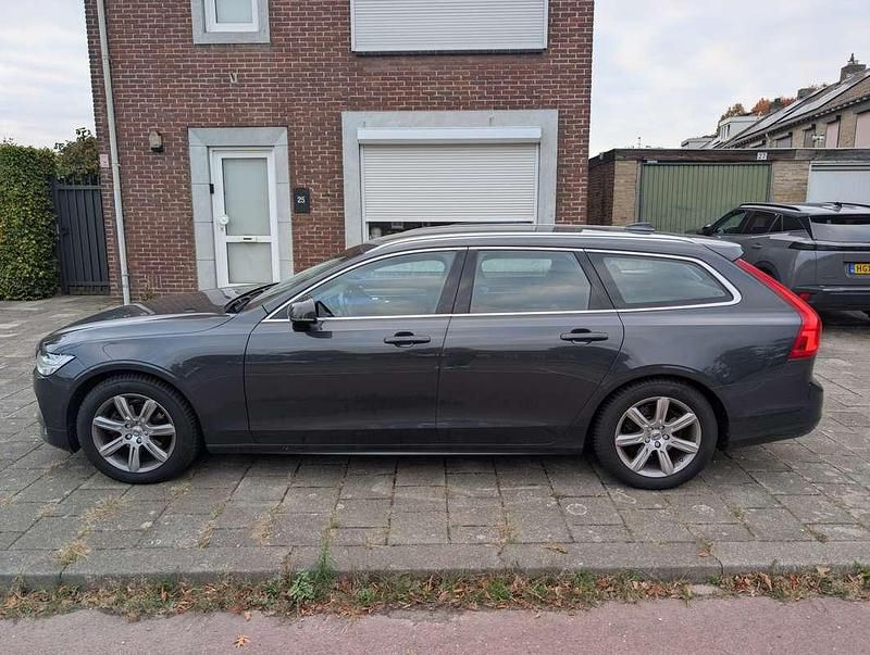 Occasion Volvo V90 Momentum 150 PK (110 kW) 2019 Grijs Stationwagen