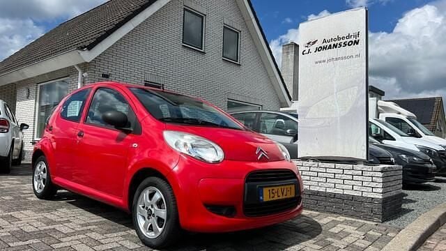 Rood, andere lak Gebruikt 2010 Citroën C1 Seduction Hatchback | € 1.500 (Eerlijke prijs) - Afbeelding 1/4