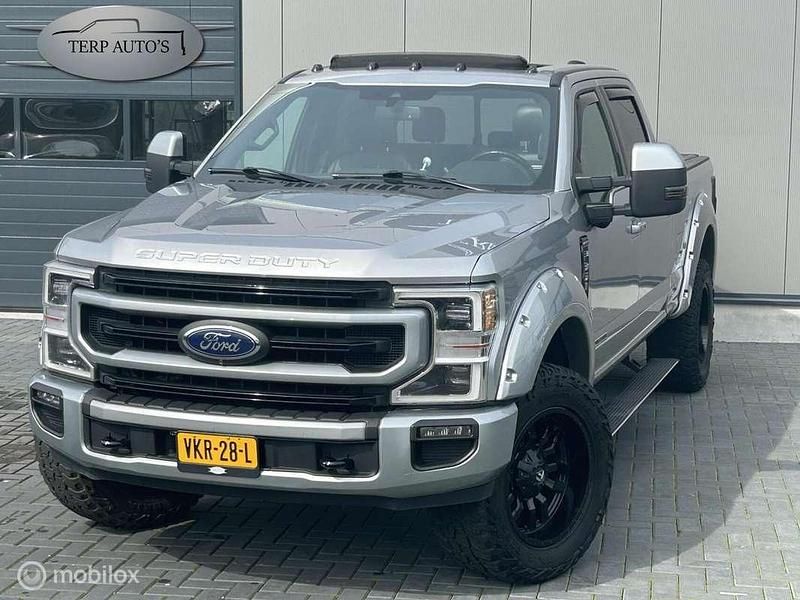 Grijs Gebruikt 2020 Ford F350 Platinum Pickup | € 79.950 - Afbeelding 1/4