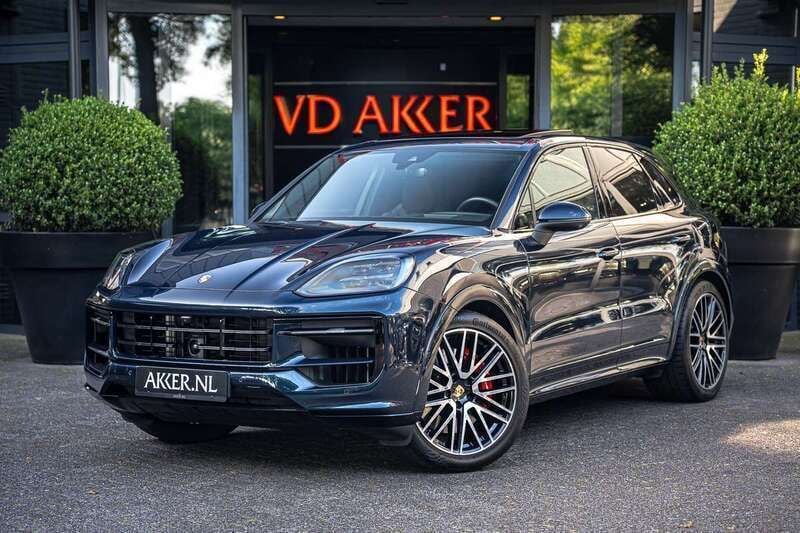 Blauw Gebruikt 2024 Porsche Cayenne S E-Hybrid SUV | € 144.880 (Super prijs) - Afbeelding 1/4