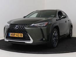 Terrane khaki metallic (donker groen metallic) Gebruikt 2022 Lexus UX 300e Business Edition SUV | € 34.450 - Afbeelding 1/3