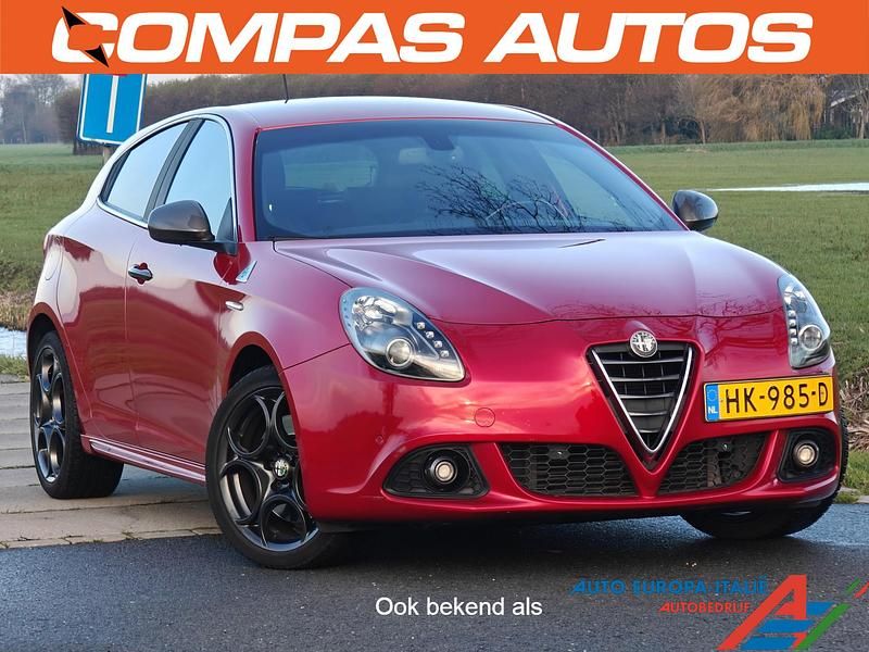 Rood Gebruikt 2015 Alfa Romeo Giulietta Competizione Hatchback | € 7.950 (Eerlijke prijs) - Afbeelding 1/4