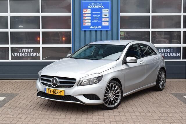 Grijs Gebruikt 2015 Mercedes A180 Ambition Hatchback | € 10.999 (Eerlijke prijs) - Afbeelding 1/4