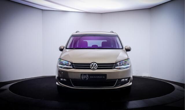 Grijs Gebruikt 2018 VW Sharan Comfortline MPV | € 29.750 (Eerlijke prijs) - Afbeelding 1/3