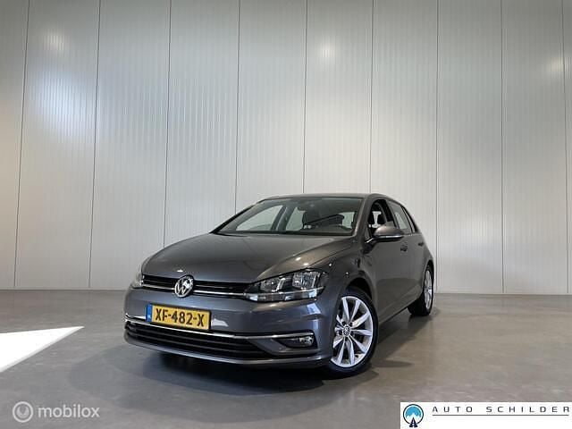 Grijs Gebruikt 2019 VW Golf VII Highline Hatchback | € 16.725 (Eerlijke prijs) - Afbeelding 1/4