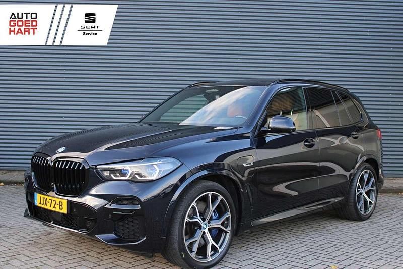 Zwart Occasion 2022 BMW X5 M Sport SUV | € 58.895 (Super prijs) - Afbeelding 1/4