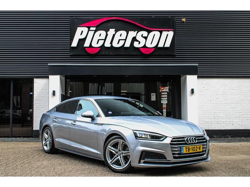 Grijs Gebruikt 2018 Audi A5 S-Line Coupé | € 20.950 (Eerlijke prijs) - Afbeelding 1/4