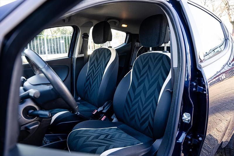 Occasion Lancia Ypsilon 84 PK (61 kW) 2015 Blauw (metallic) Hatchback