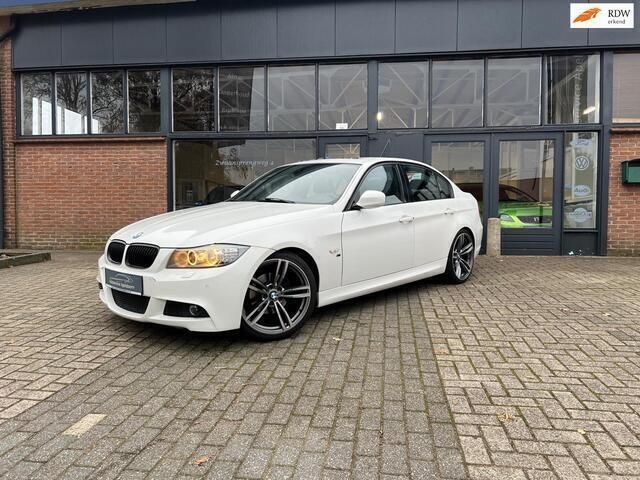 Wit Gebruikt 2010 BMW 318 M Sport Sedan | € 8.450 (Iets duurder) - Afbeelding 1/4