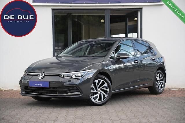Grijs Gebruikt 2021 VW Golf VIII Style Hatchback | € 22.911 (Goede deal) - Afbeelding 1/2