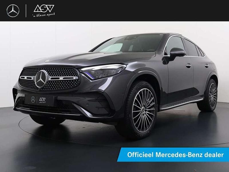 Grijs Nieuw 2025 Mercedes GLC300e Sport Edition Coupé | € 94.264 (Duur) - Afbeelding 1/4