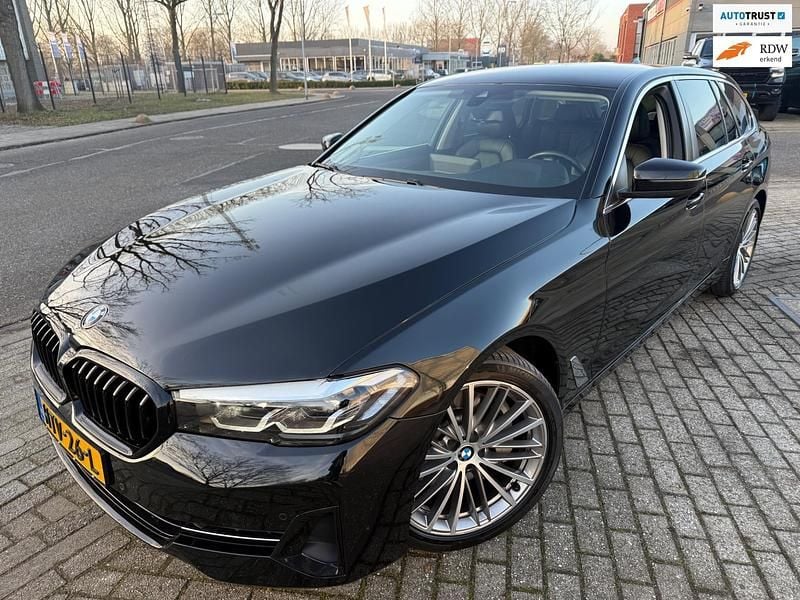 Zwart Occasion 2022 BMW 530 Executive Stationwagen | € 35.350 (Super prijs) - Afbeelding 1/4