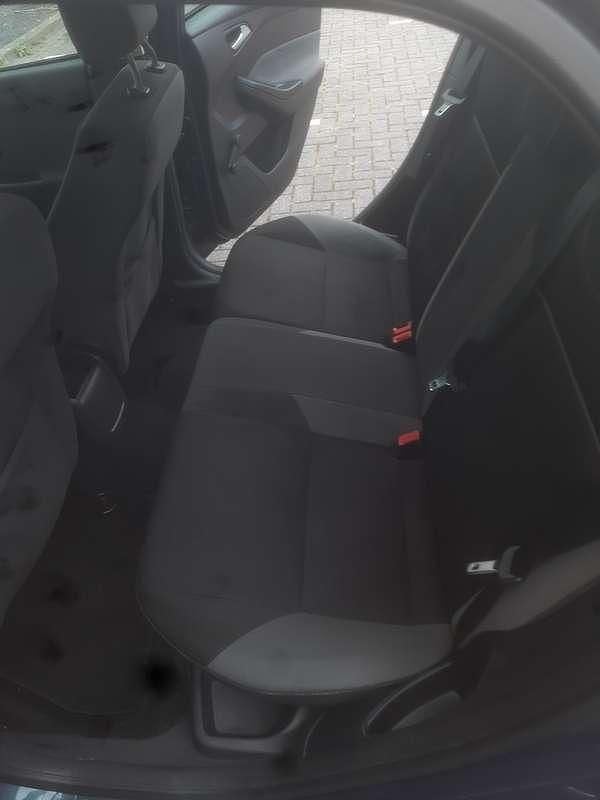 Blauw Gebruikt 2013 Ford Focus Trend Hatchback | € 4.500 (Super prijs) - Afbeelding 1/4