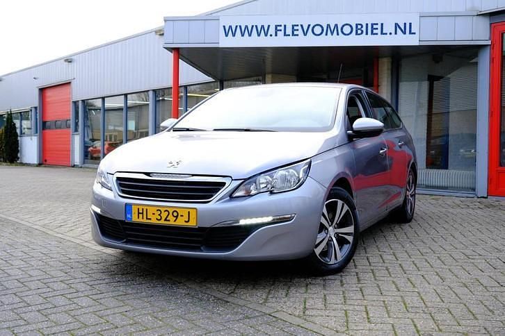 Occasion Peugeot 308 SW 120 PK (88 kW) 2015 Grijs (metallic) Stationwagen