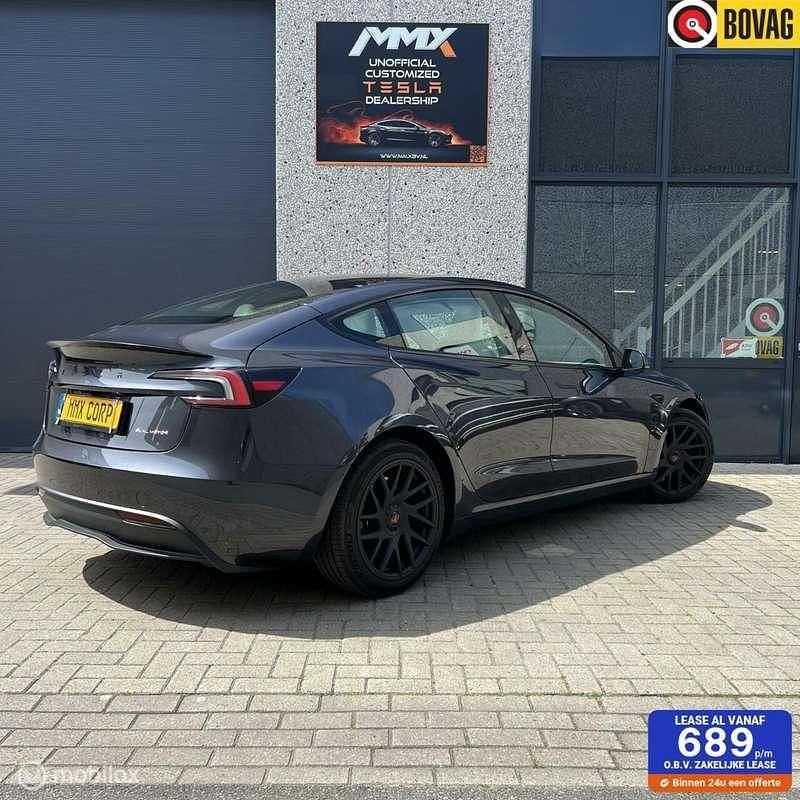 Grijs Gebruikt 2024 Tesla Model 3 Long Range Sedan | € 42.999 - Afbeelding 1/4