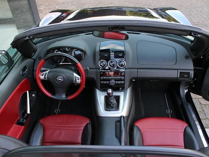 Occasion Opel GT 264 PK (194 kW) 2009 Zwart Cabriolet